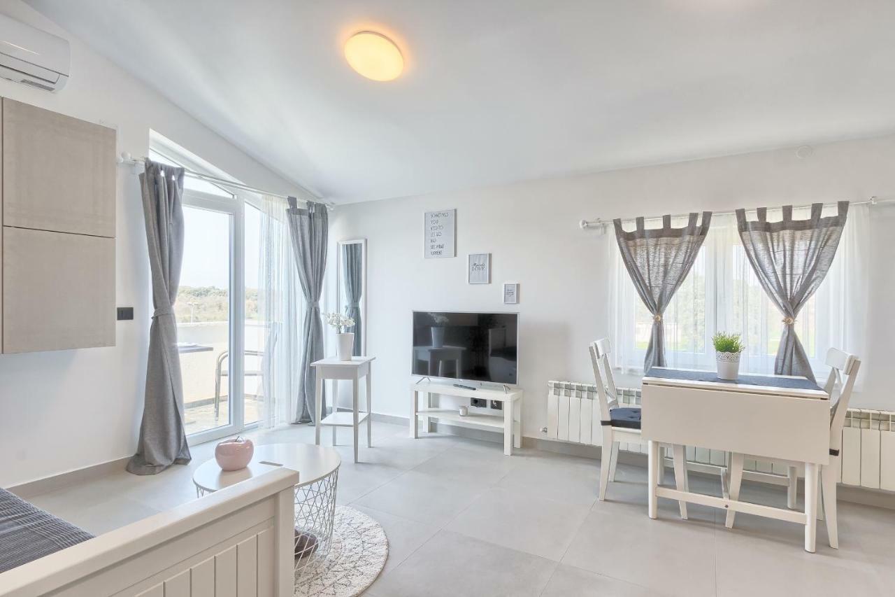 Apartments La Mer プーラ エクステリア 写真